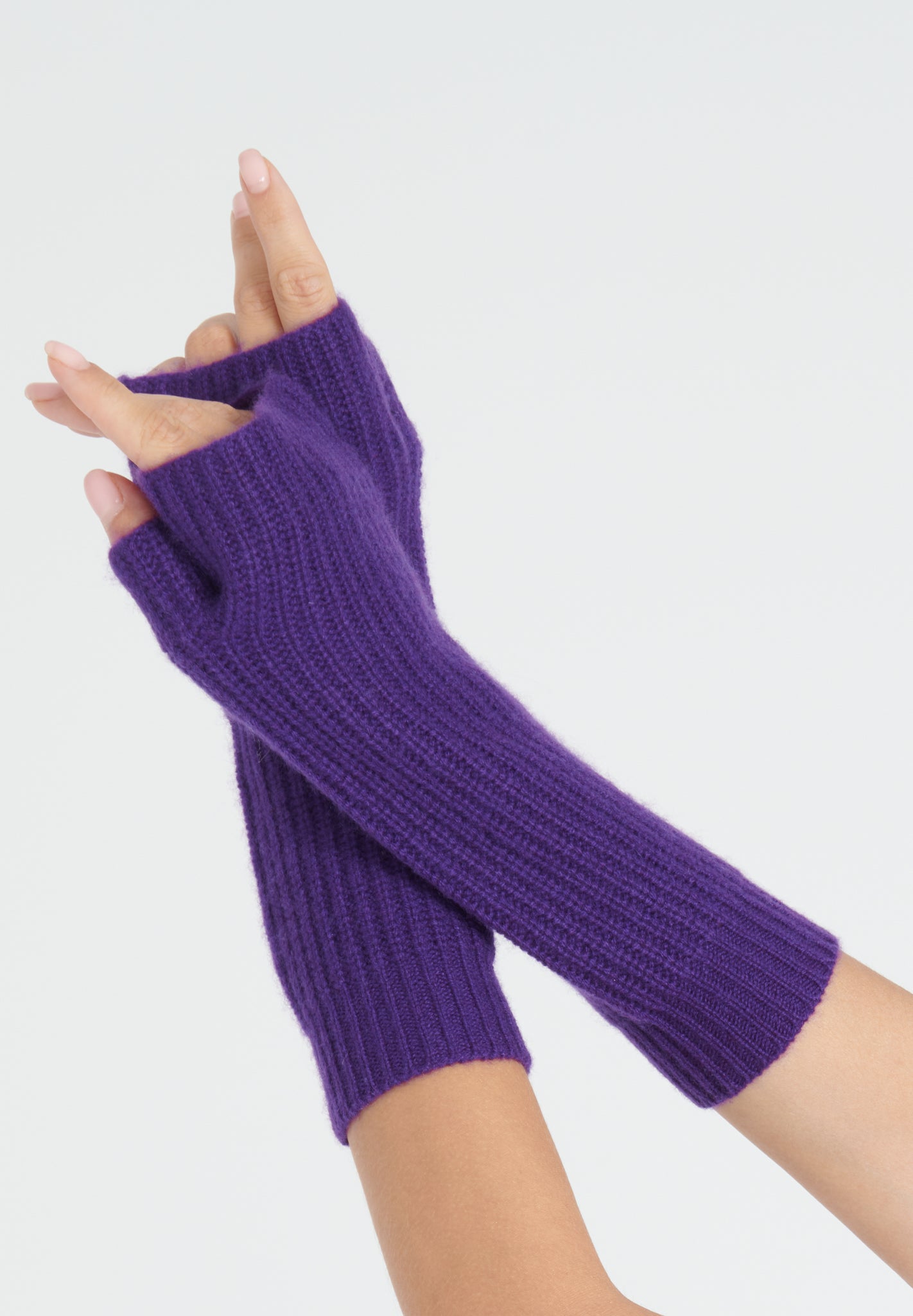 UNI 8 English rib knitted mittens in 4 thread cashmere purple