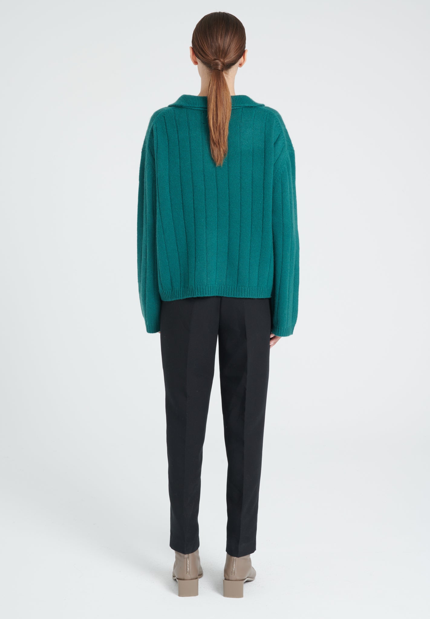 ZAYA 17 Dark green 6-thread cashmere sweater with peter pan collar