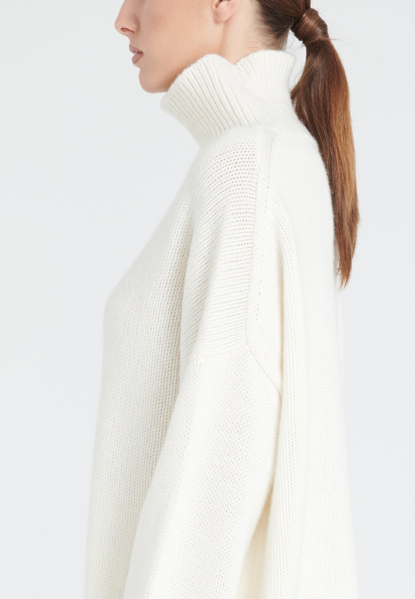 ZAYA 3 High neck sweater in 10 thread count cashmere, ecru white