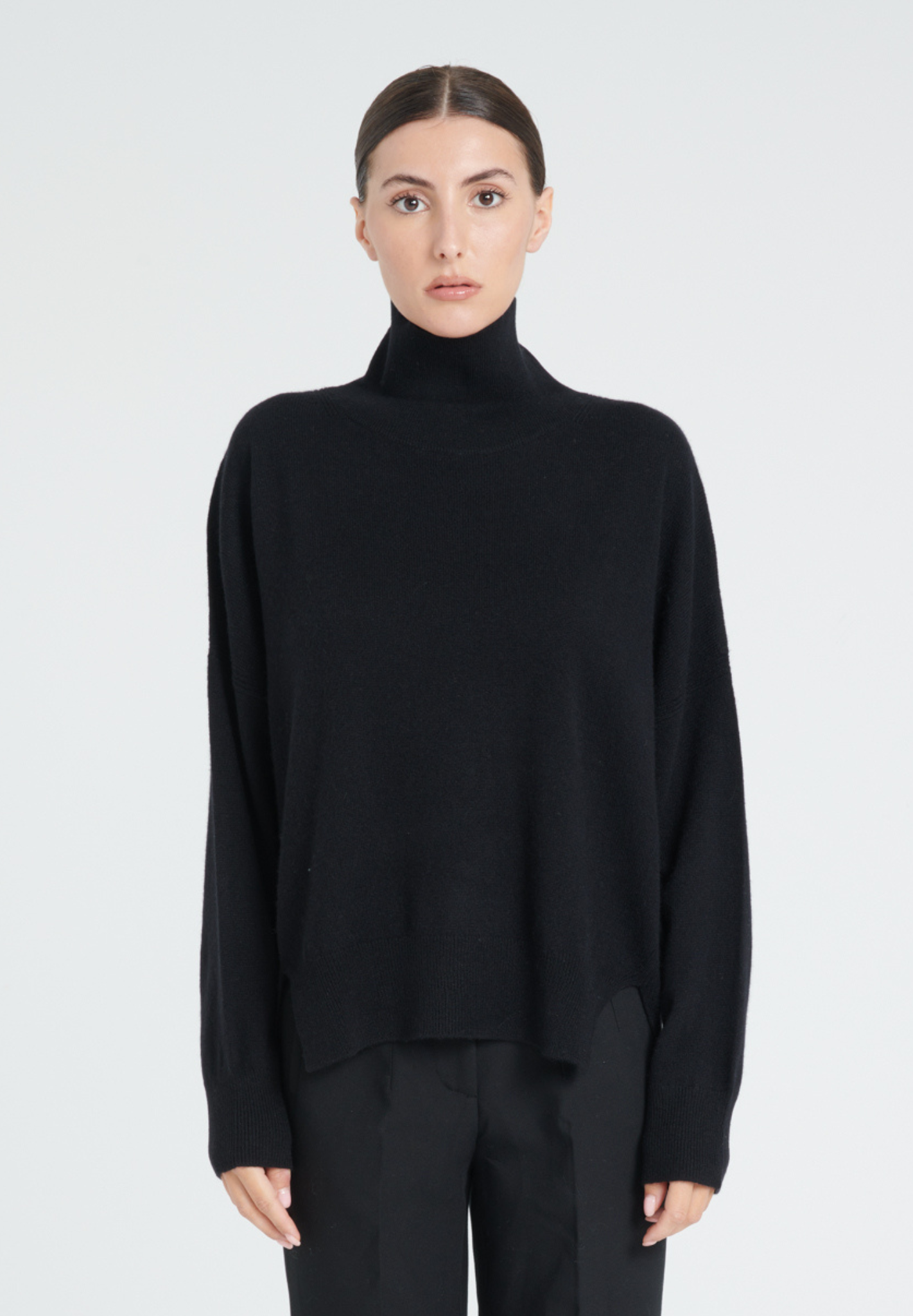 ZAYA 13 Pull col montant oversize en cachemire noir