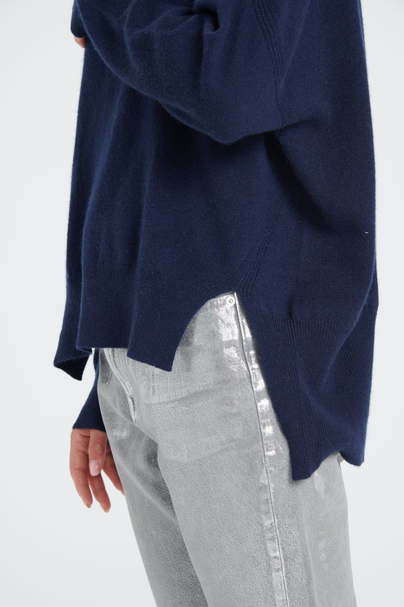 ZAYA 13 Pull col montant oversize en cachemire bleu marine