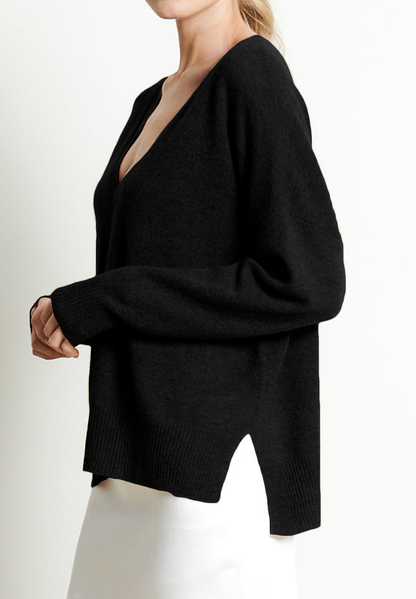 RIA 3 Pull col V profond oversize en noir