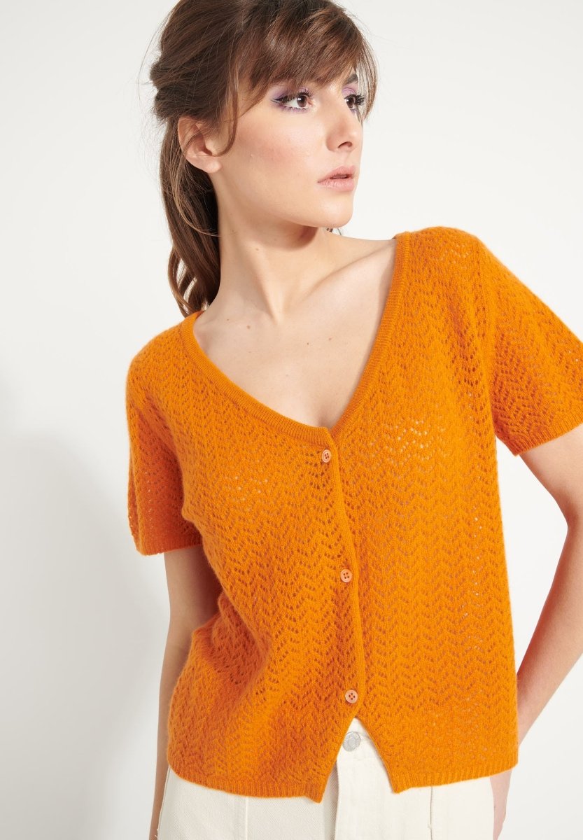 AVA 5 Cardigan court en cachemire déjaugé boutonné orange citrouille - Studio cashmere8