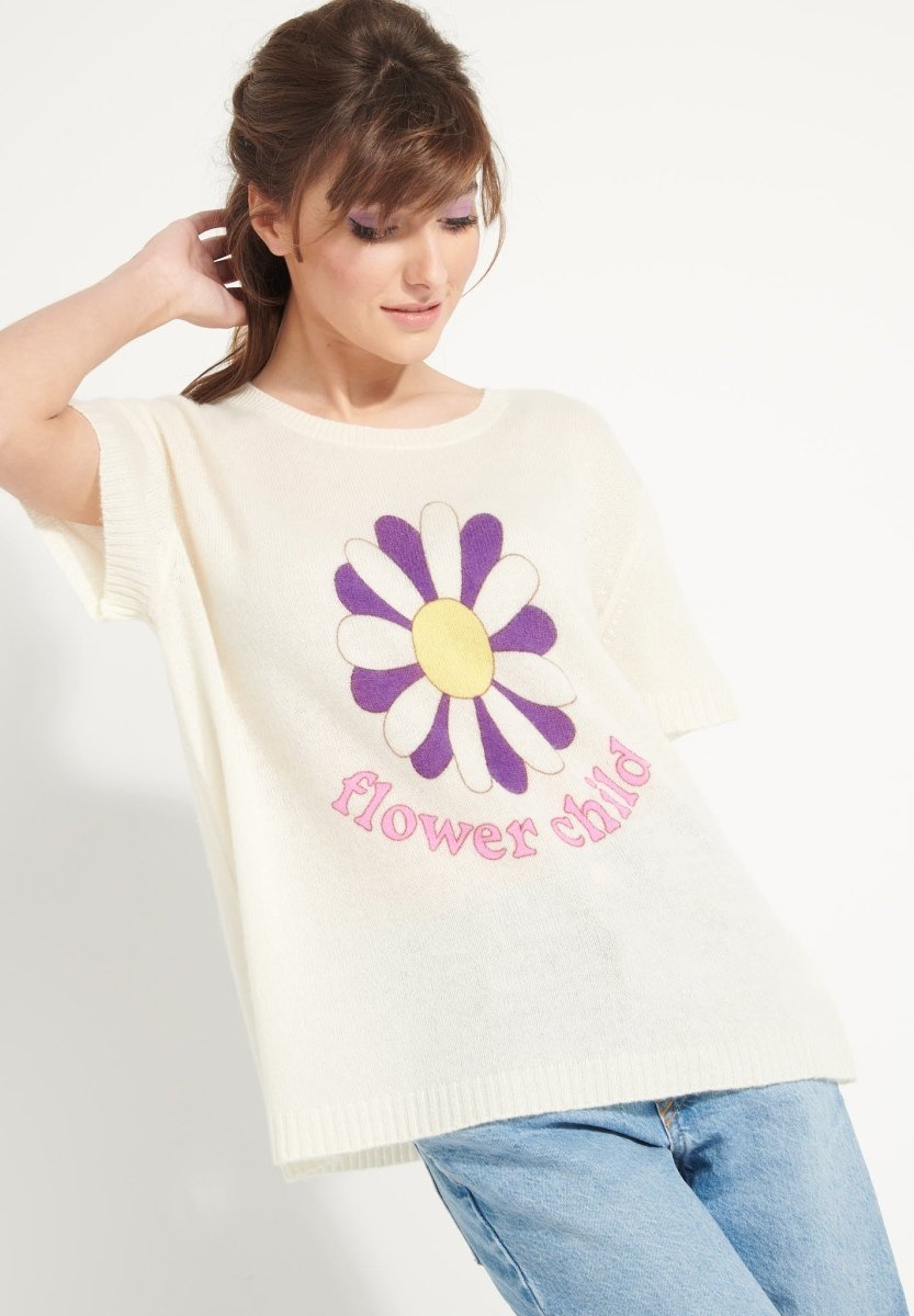 AVA 8 T shirt en cachemire déjaugé col rond manches courtes avec imprimé "FLOWER CHILD" blanc écru - Studio cashmere8