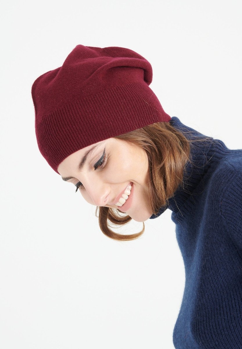 Bonnet en cachemire rouge bordeaux - Studio cashmere8