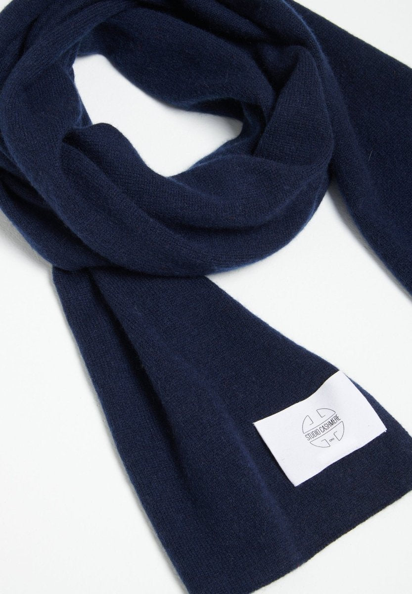 Echarpe en cachemire bleu marine - Studio cashmere8