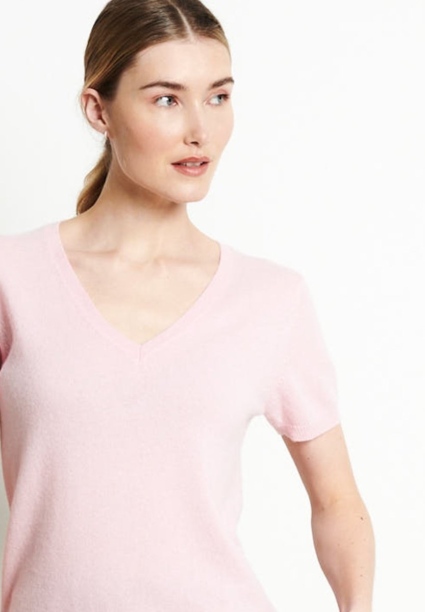 LILLY 14 T-shirt col V en cachemire manches courtes rose baby - Studio cashmere8