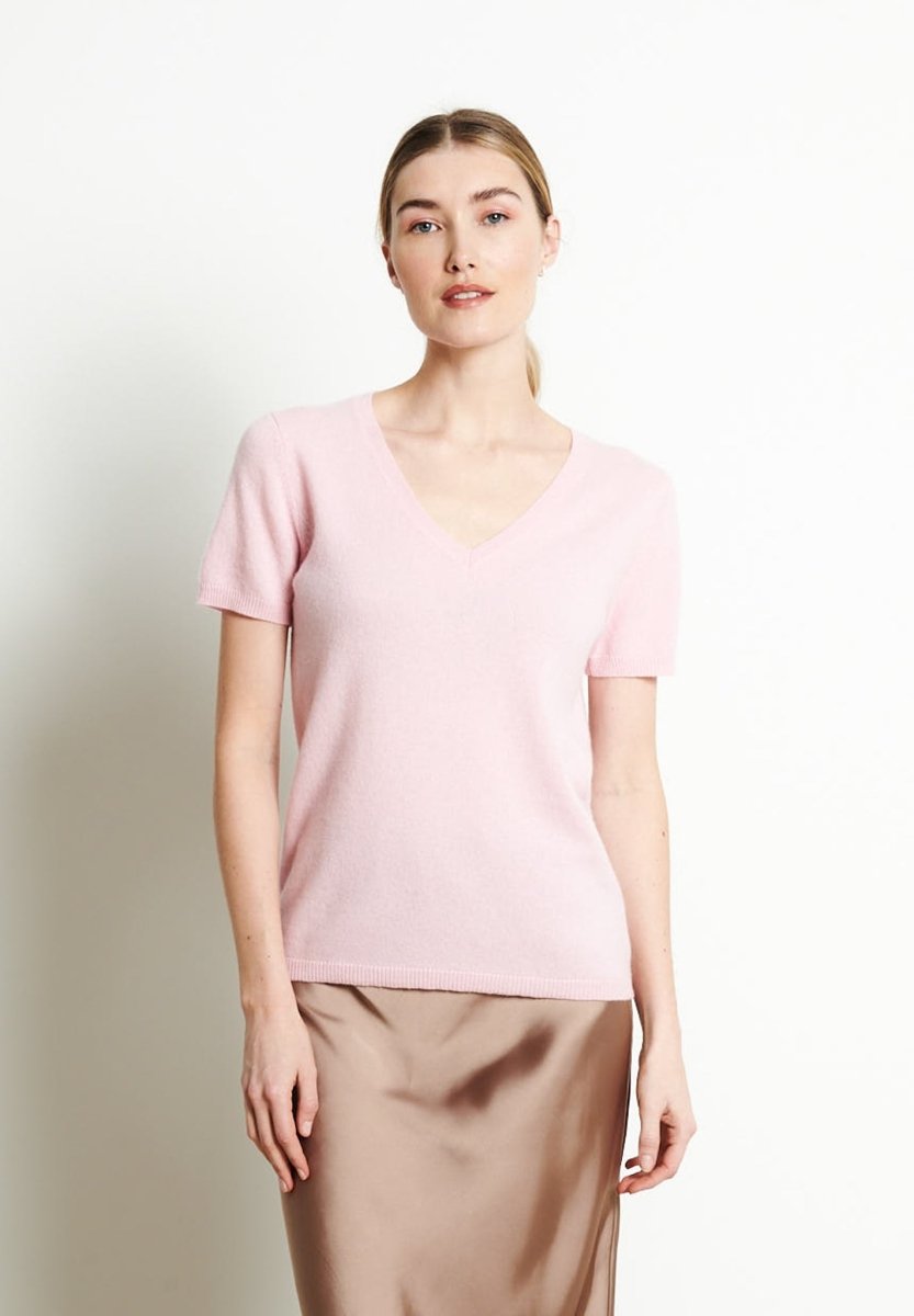 LILLY 14 T-shirt col V en cachemire manches courtes rose baby - Studio cashmere8