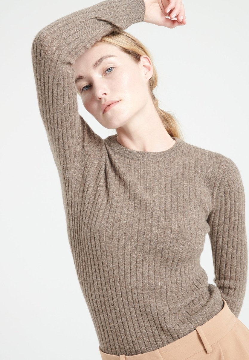 LILLY 16 Pull col rond en cachemire à mailles côtelées taupe - Studio cashmere8