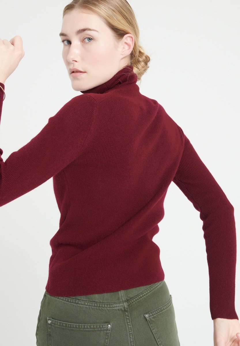 LILLY 17 Pull col roulé en cachemire en côtes traditionelles rouge bordeaux - Studio cashmere8