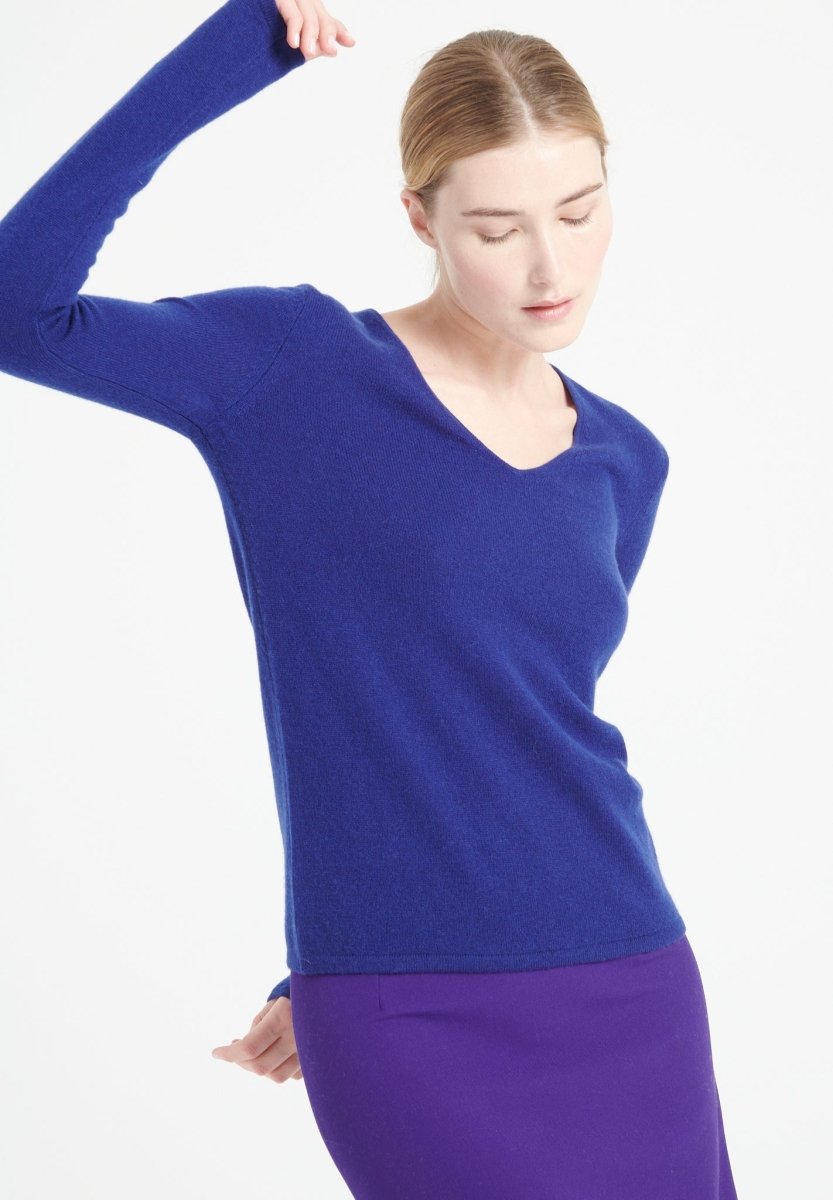 LILLY 2 Pull col V en cachemire bleu nuit - Studio cashmere8