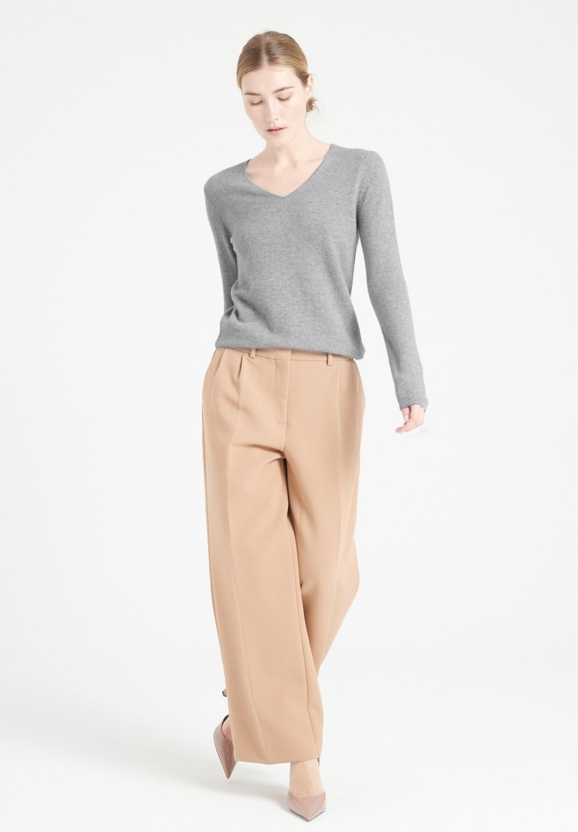 LILLY 2 Pull col V en cachemire gris clair - Studio cashmere8