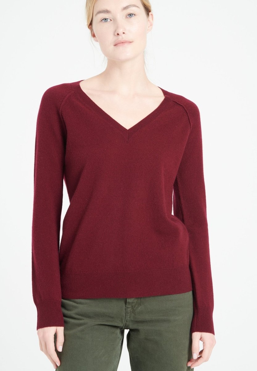 LILLY 6 Pull col V en cachemire ample rouge bordeaux - Studio cashmere8