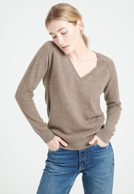 LILLY 6 Pull col V en cachemire ample taupe - Studio cashmere8