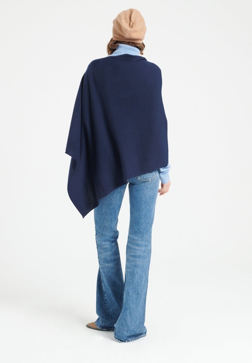 LILLY 9 Poncho col V en cachemire bleu marine - Studio cashmere8