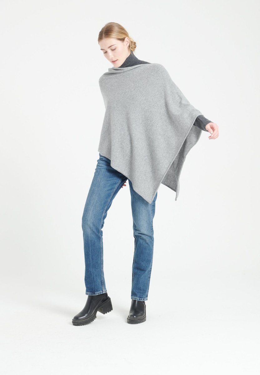 LILLY 9 Poncho col V en cachemire gris clair - Studio cashmere8