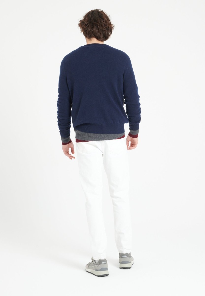 LUKE 1 Pull col V en cachemire bleu marine - Studio cashmere8