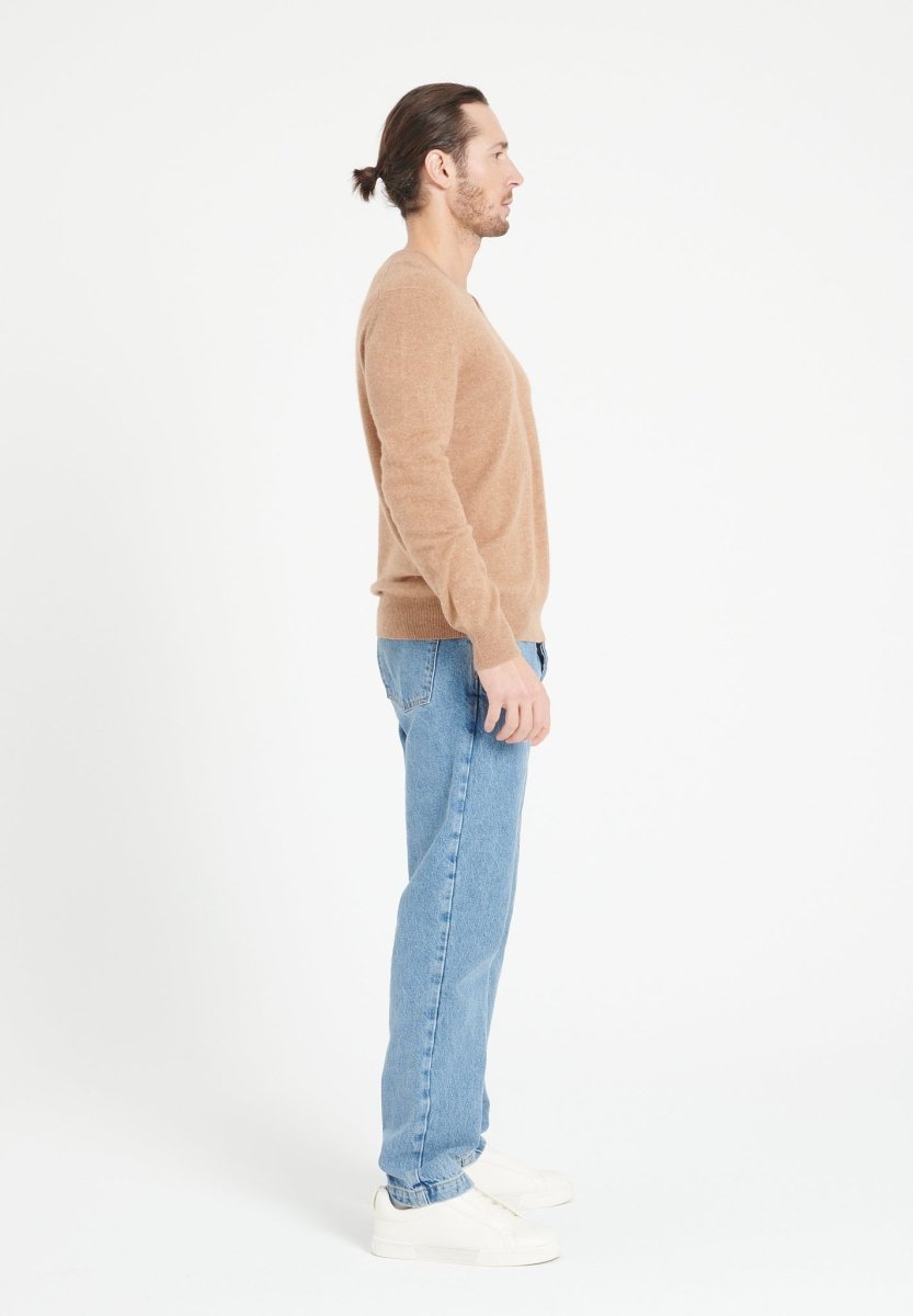 LUKE 1 Pull col V en cachemire camel - Studio cashmere8