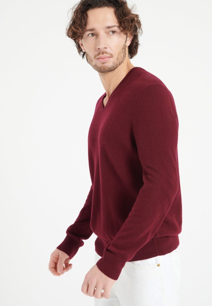 LUKE 1 Pull col V en cachemire rouge bordeaux - Studio cashmere8