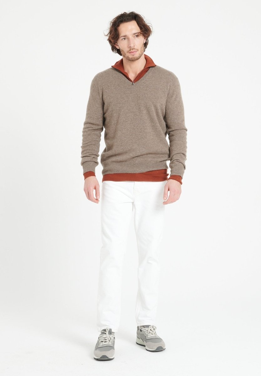 LUKE 1 Pull col V en cachemire taupe - Studio cashmere8