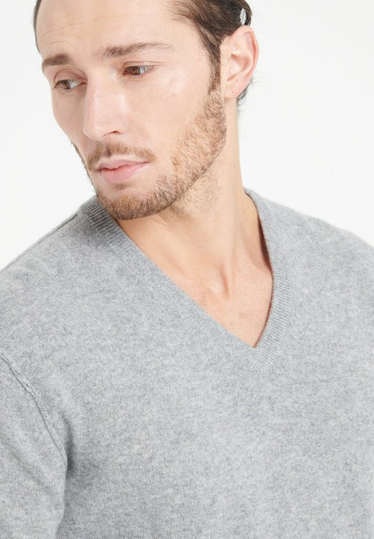 LUKE 11 Pull col V en cachemire gris clair - Studio cashmere8