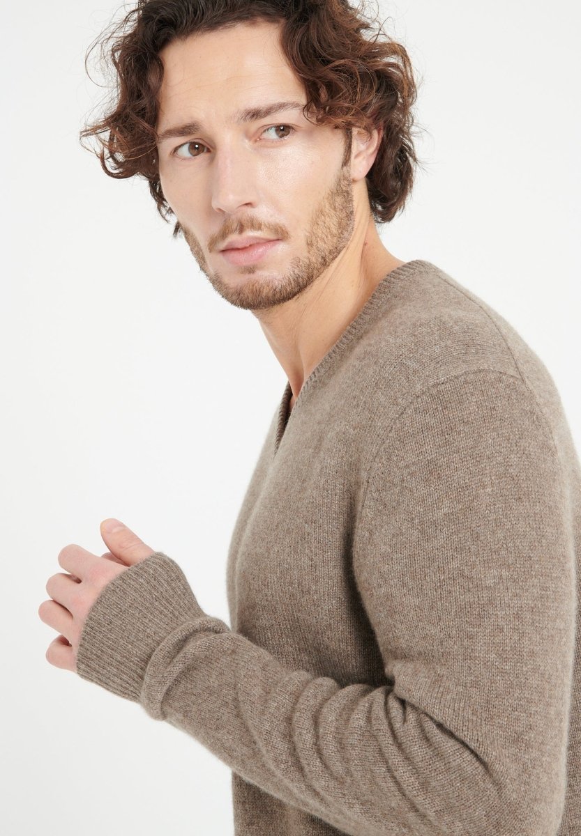 LUKE 13 Pull col V en cachemire 4 fils taupe - Studio cashmere8