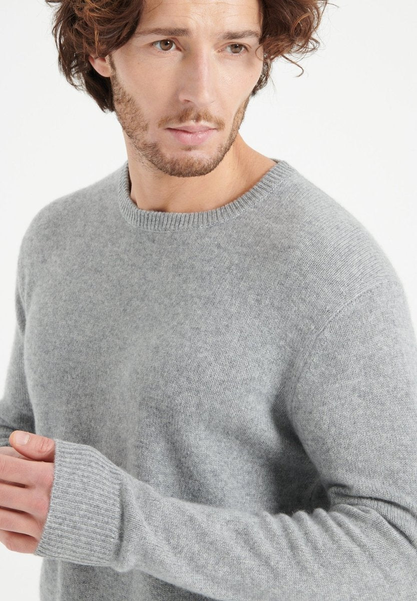 LUKE 14 Pull col rond en cachemire 4 fils gris clair - Studio cashmere8