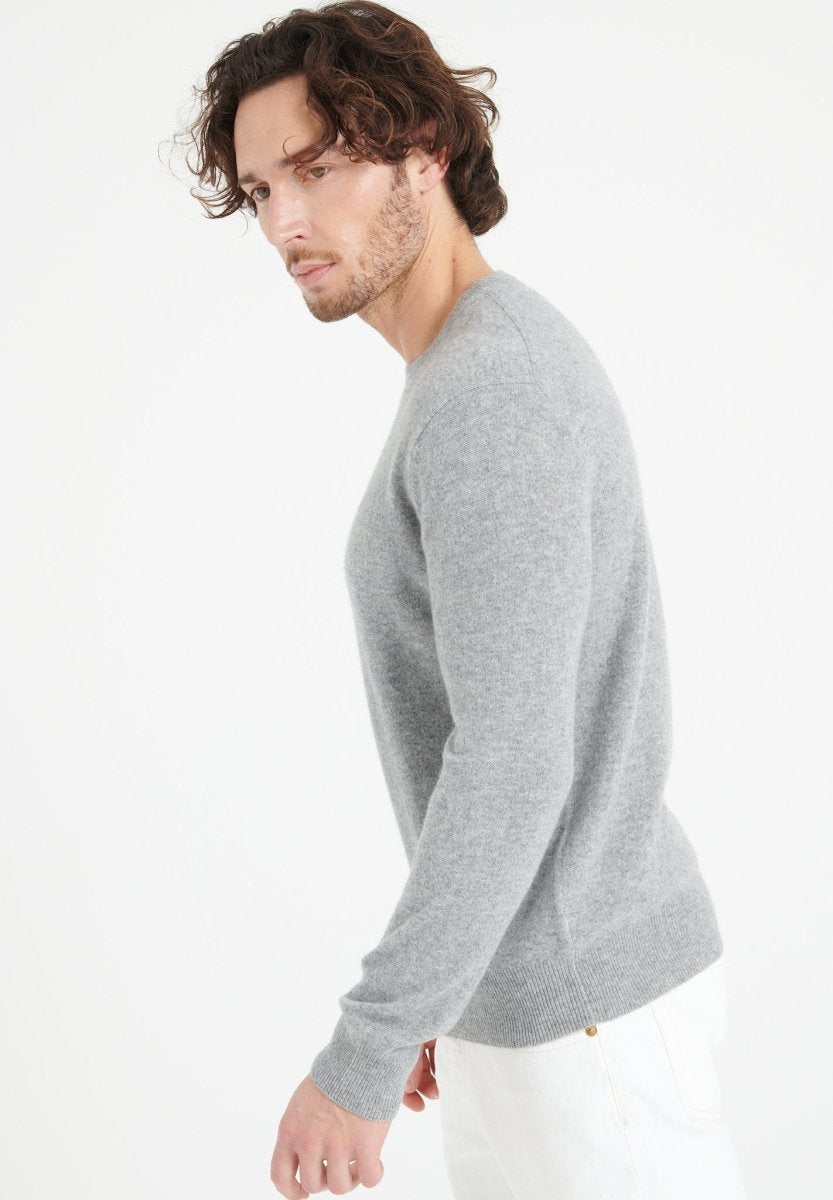 LUKE 2 Pull col rond en cachemire gris clair - Studio cashmere8