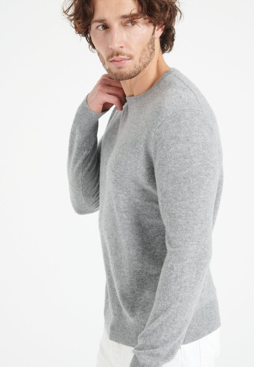 LUKE 2 Pull col rond en cachemire gris clair - Studio cashmere8