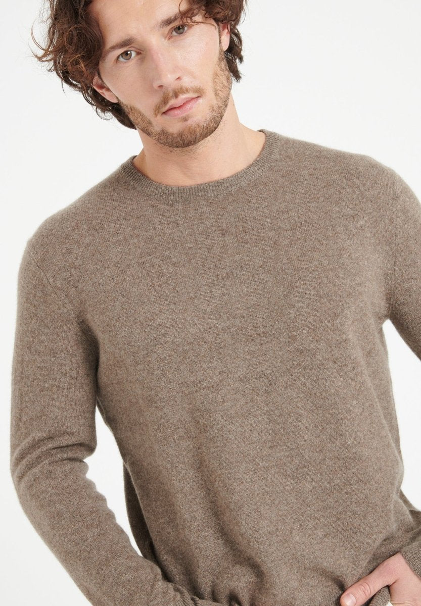 LUKE 2 Pull col rond en cachemire taupe - Studio cashmere8