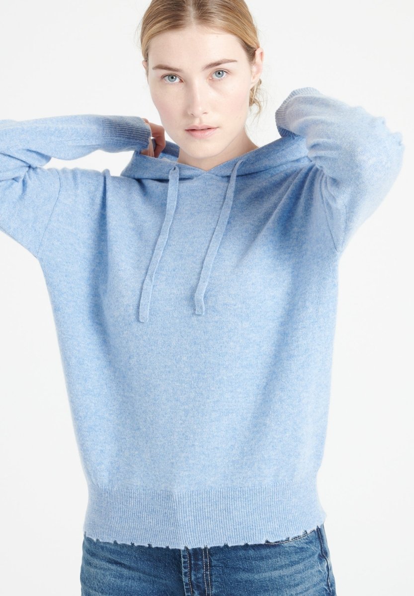 MIA 16 Sweat à capuche en cachemire avec finitions ciselées bleu ciel - Studio cashmere8