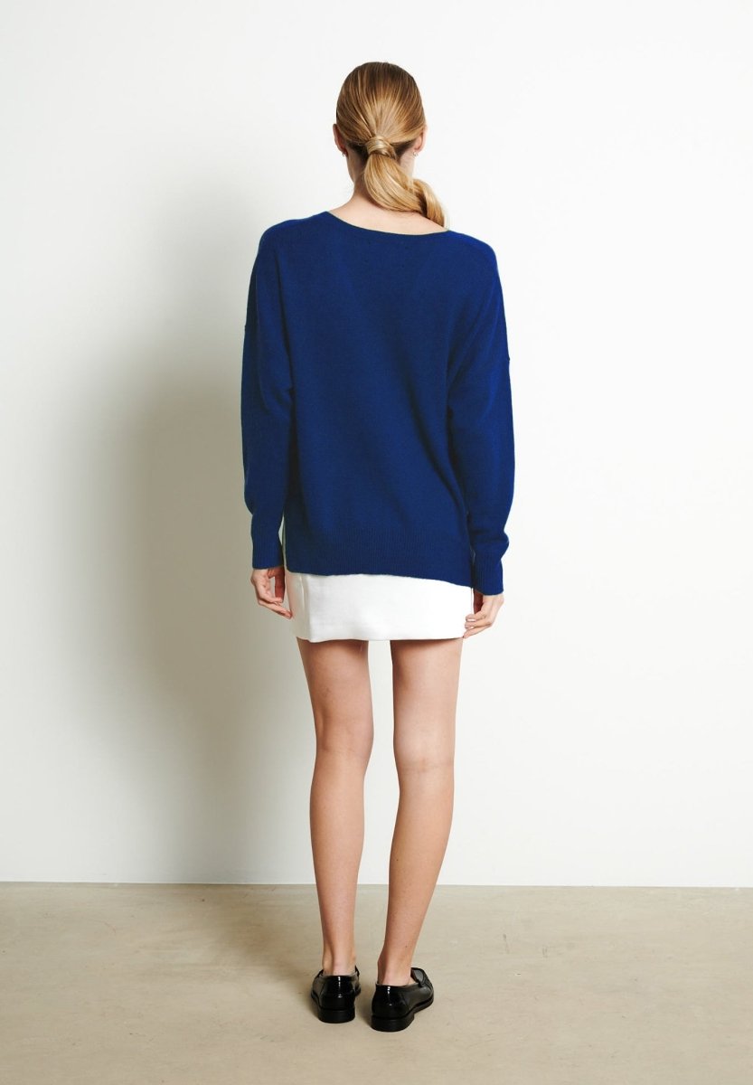 Pull col V en cachemire bleu nuit femme - RIA 3 - Studio cashmere8