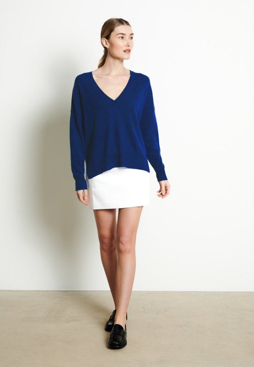 Pull col V en cachemire bleu nuit femme - RIA 3 - Studio cashmere8