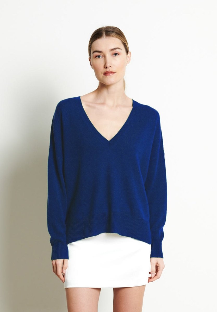 Pull col V en cachemire bleu nuit femme - RIA 3 - Studio cashmere8