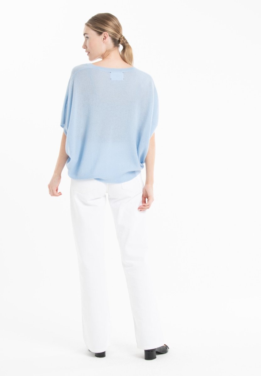 Pull col V manches chauve souris en cachemire baby blue femme - RIA 25 - Studio cashmere8