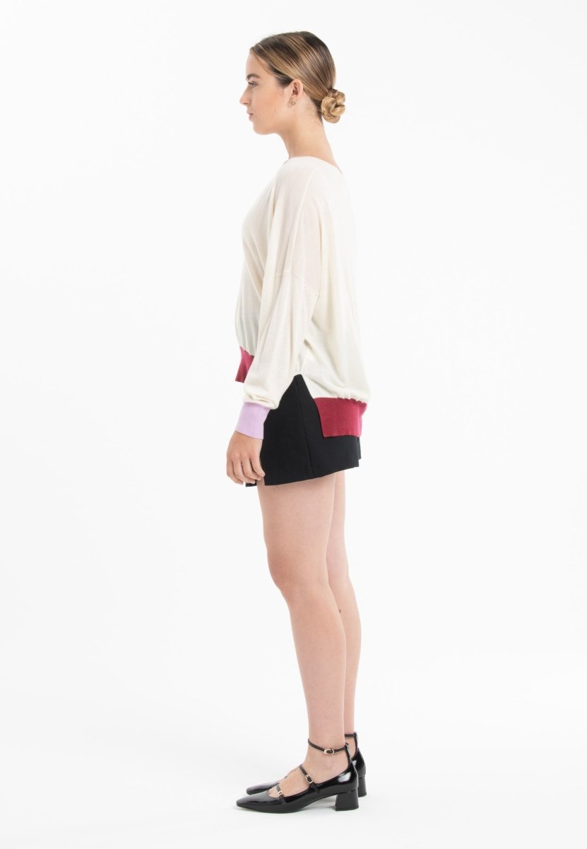 Pull col V oversize ultrafin cachemire et laine blanc/ lavande/ rouge femme - KELLY 10 - Studio cashmere8