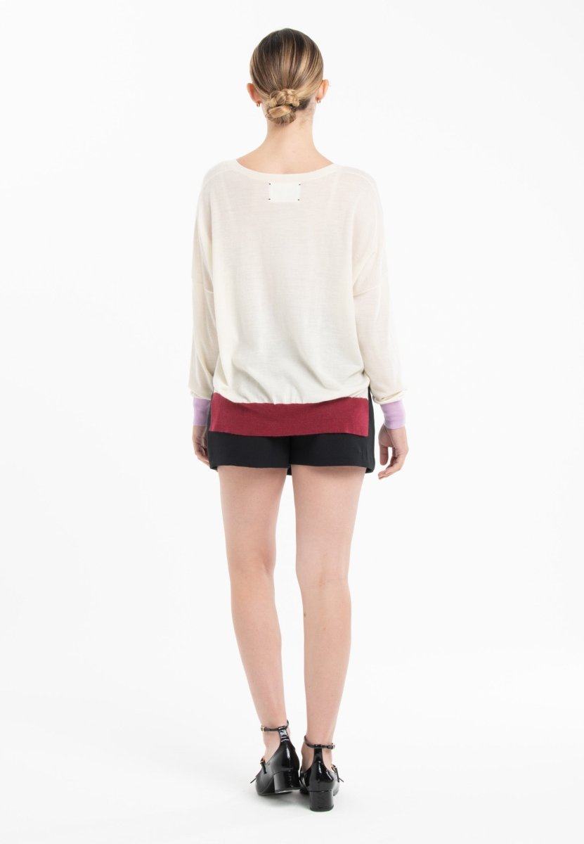 Pull col V oversize ultrafin cachemire et laine blanc/ lavande/ rouge femme - KELLY 10 - Studio cashmere8