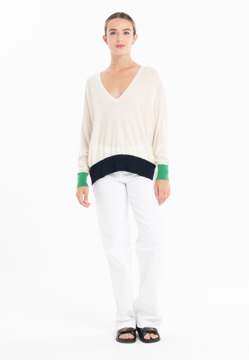 Pull col V oversize ultrafin cachemire et laine blanc/ vert/ bleu femme - KELLY 10 - Studio cashmere8