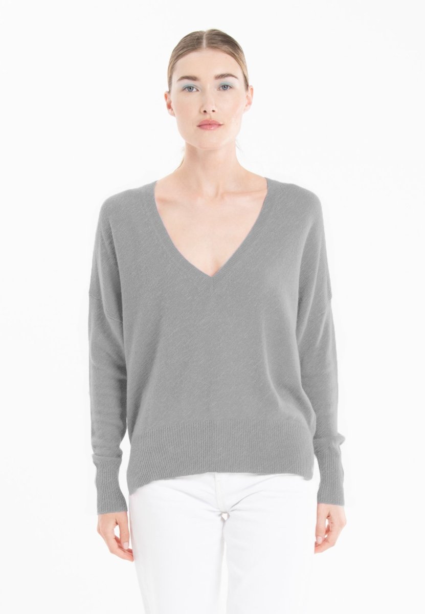 Pull col V oversize ultrafin cachemire et laine gris femme - KELLY 10 - Studio cashmere8