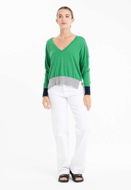 Pull col V oversize ultrafin cachemire et laine vert/ bleu marine/ gris femme - KELLY 10 - Studio cashmere8