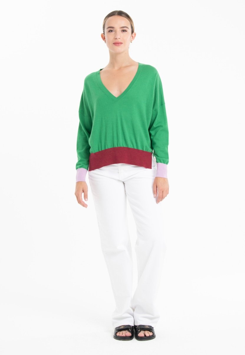 Pull col V oversize ultrafin cachemire et laine vert/ lavande/ rouge femme - KELLY 10 - Studio cashmere8