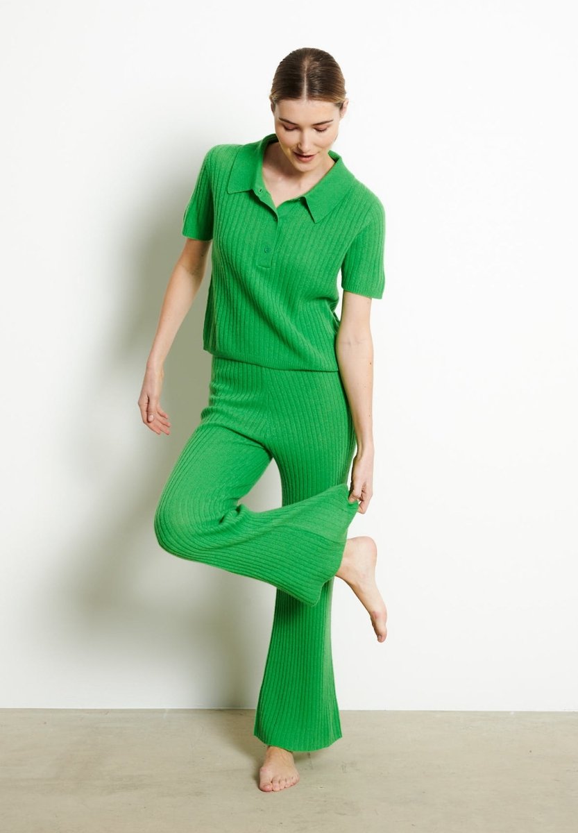 RIA 14 Pantalon coupe évasé en côte traditionnelle en cachemire vert pomme - Studio cashmere8