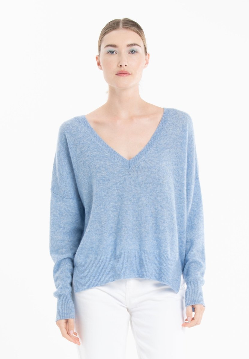 RIA 3 Pull col V profond oversize en cachemire bleu ciel - Studio cashmere8