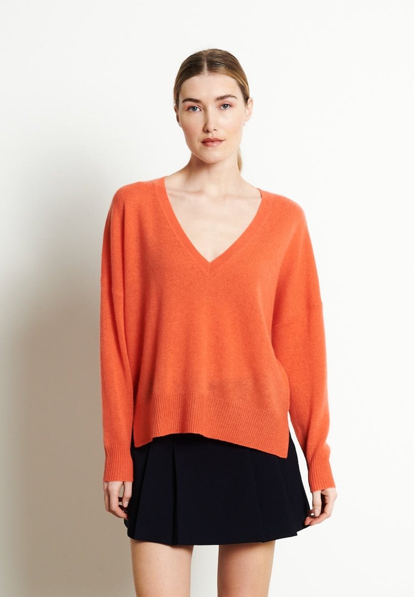 RIA 3 Pull col V profond oversize en cachemire mandarine - Studio cashmere8