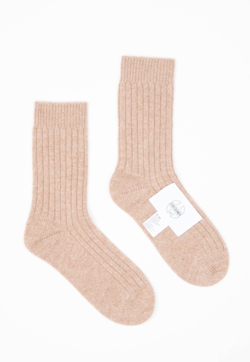 UNI 12 Chausettes en côte traditionnelle 4 fils en cachemire camel - Studio cashmere8