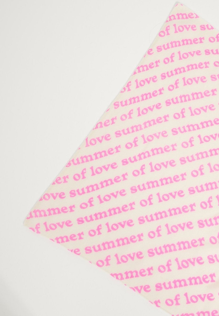 UNI 7 Bandana en cachemire déjaugé imprimé " SUMMER OF LOVE" fushia - Studio cashmere8