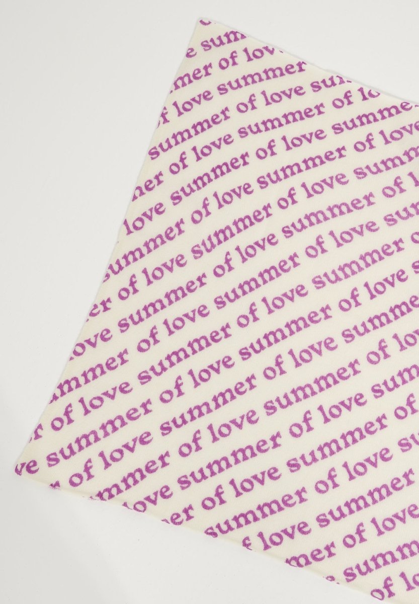 UNI 7 Bandana en cachemire déjaugé imprimé " SUMMER OF LOVE" violet - Studio cashmere8