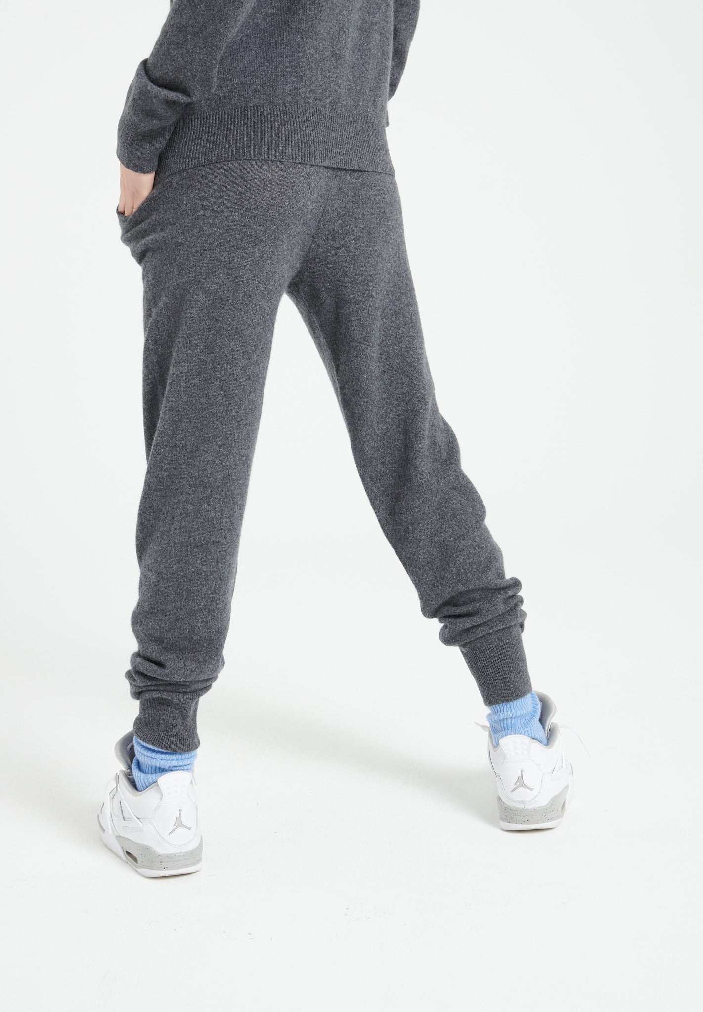 LILLY 11 Pantalon de survêtement en cachemire gris anthracite – Studio  cashmere8
